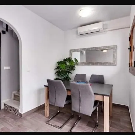 Casa Mascott 度假居 托雷维耶哈